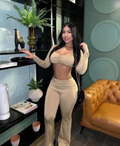 697356761: Chica busca chico en Segovia
