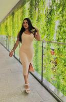 647992899: Chica busca chico en Gerona