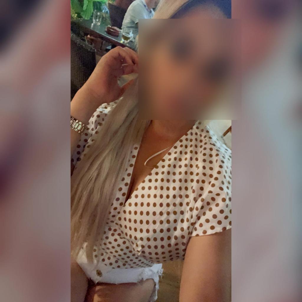 677646624: Chica busca chico en Barcelona