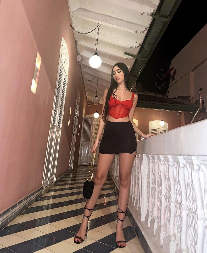 610177582: Chica busca chico en Cádiz