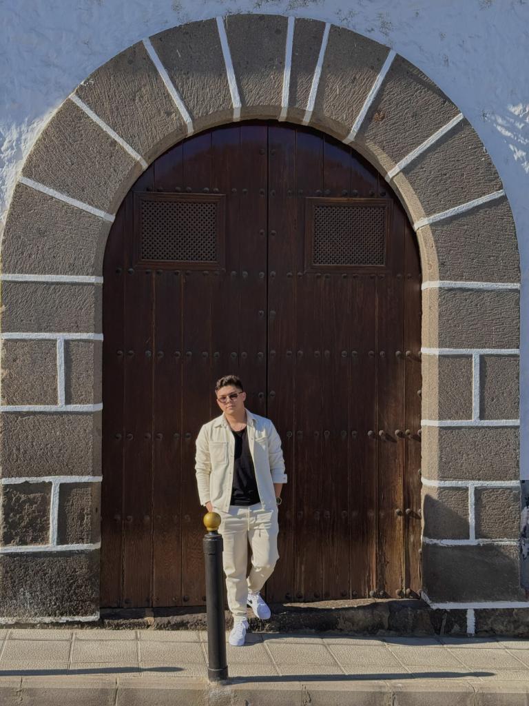 642227329: Chico busca chica en Pontevedra