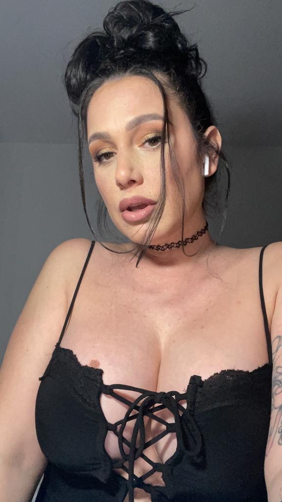 631147573: Chica busca chico en Barcelona