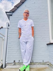 608259318: Chico busca chica en Barcelona