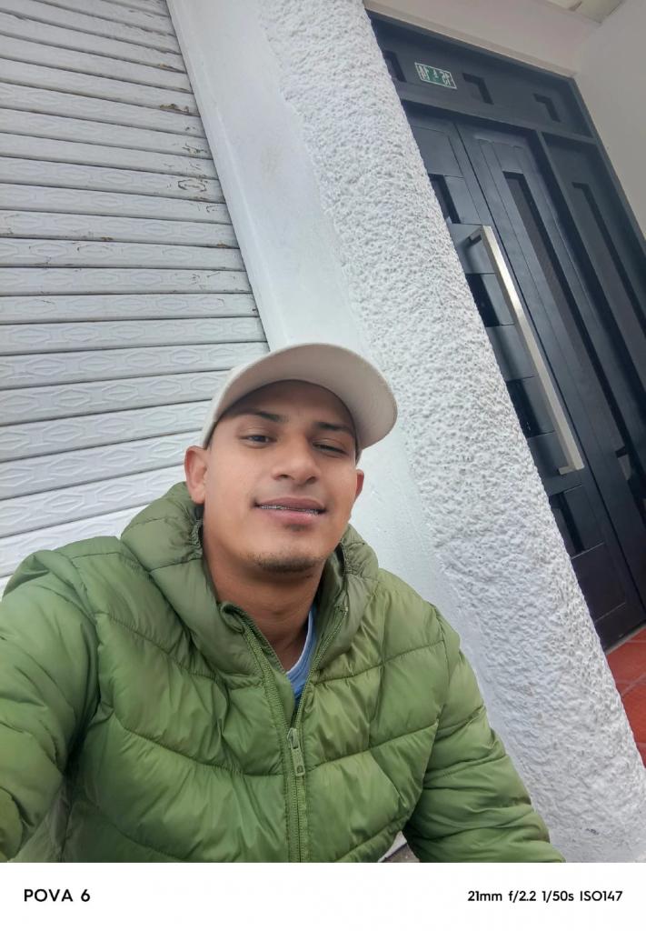 Chico busca chica en Sevilla: 