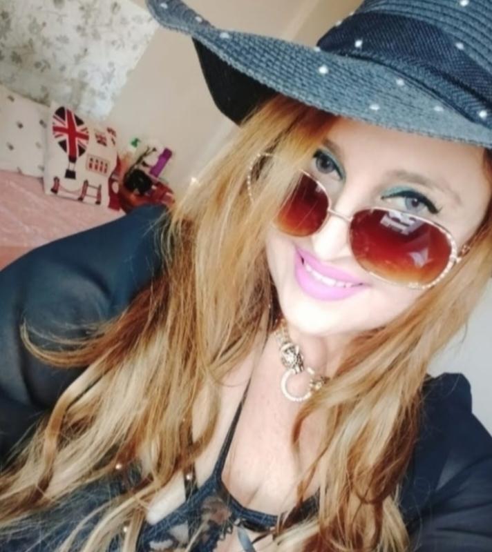 Chica busca chico en Tenerife: 