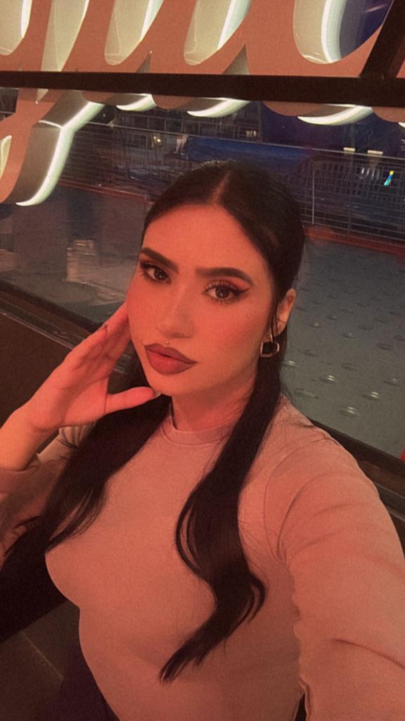 674938844: Chica busca chico en Barcelona