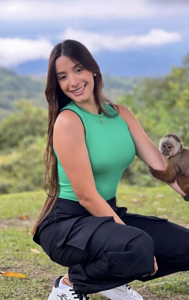 745029548: Chica busca chico en León