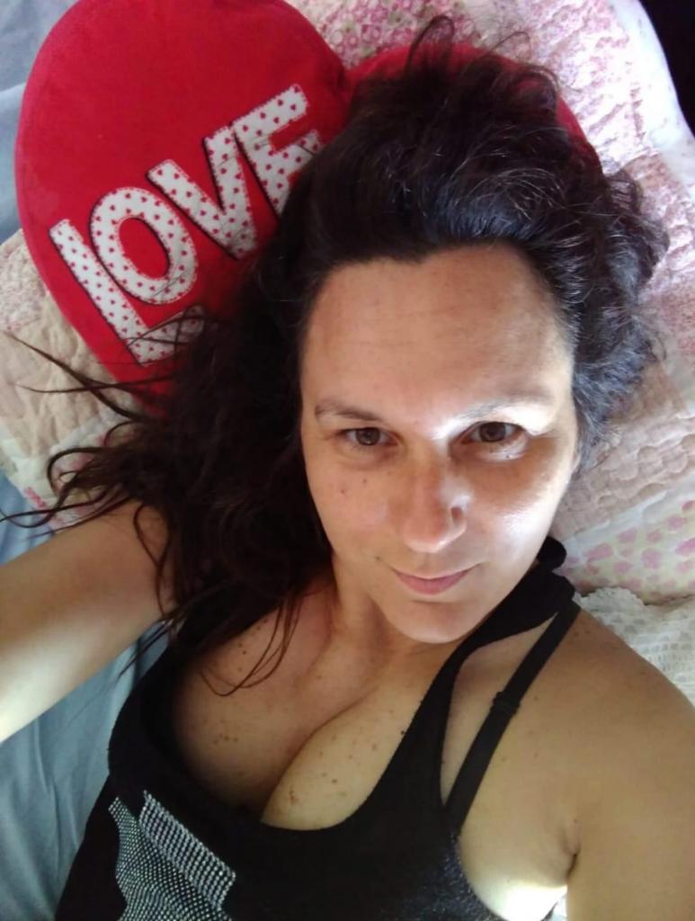 743089288: Chica busca chico en Navarra