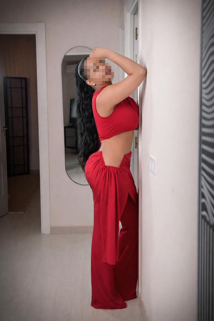 Chica busca chico en Almería: 