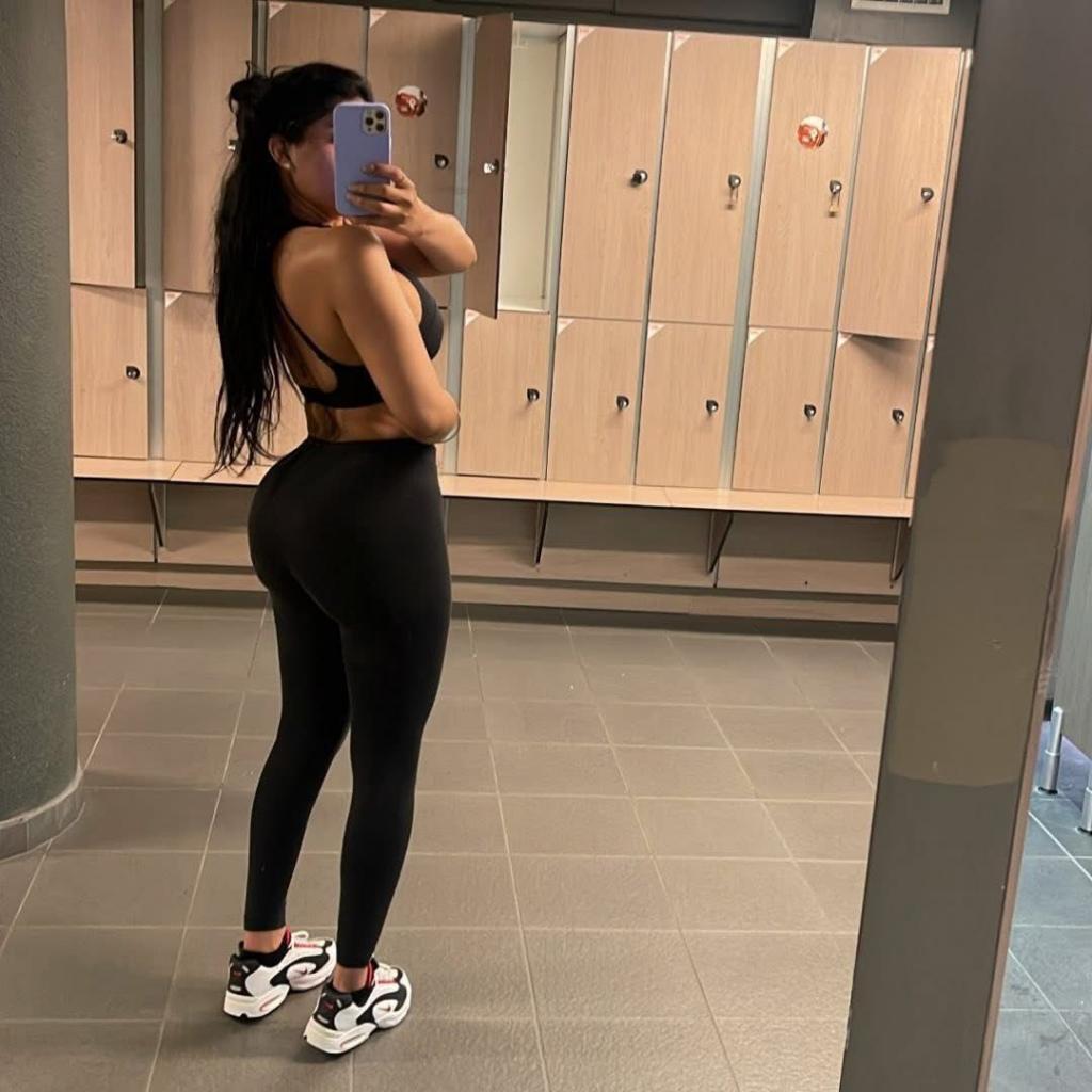 697652468: Chica busca chico en Málaga