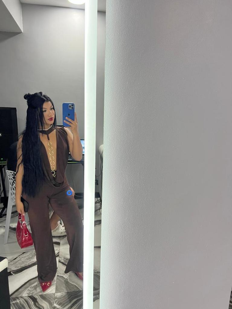 637471010: Chica busca chico en Barcelona