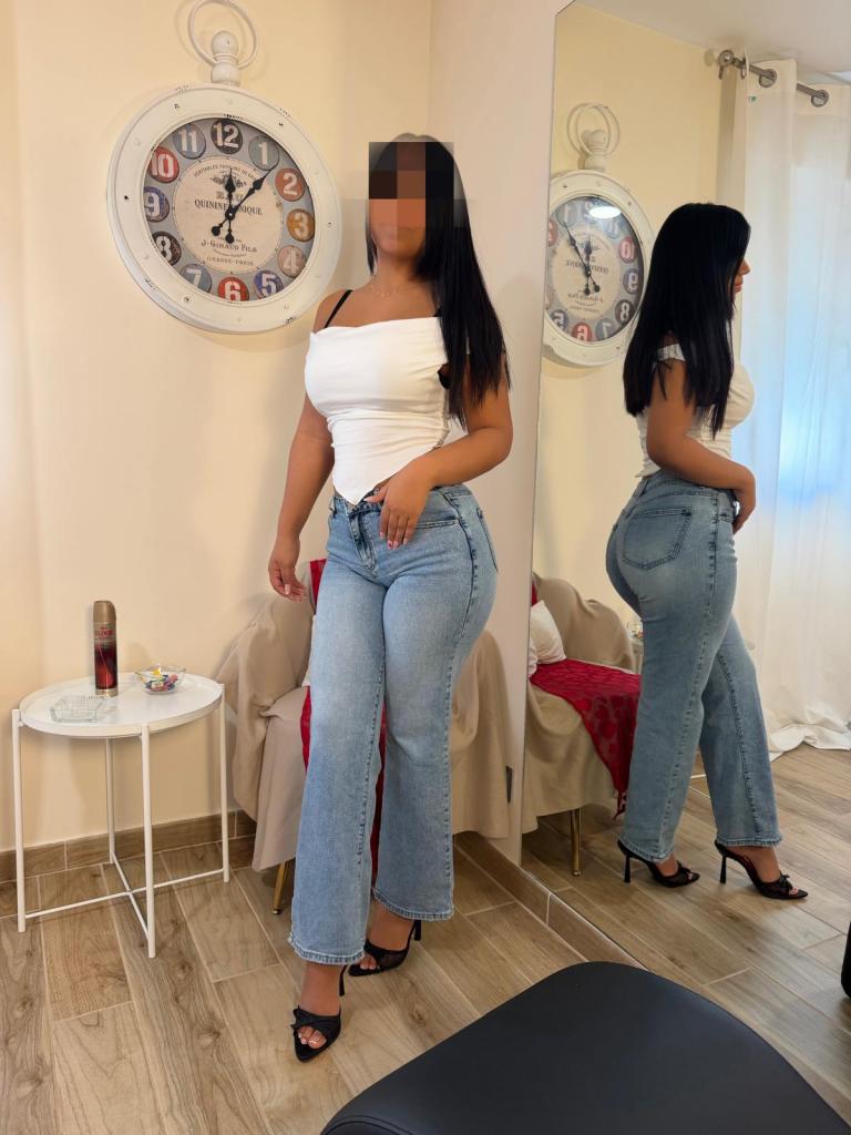 614739209: Chica busca chico en Madrid
