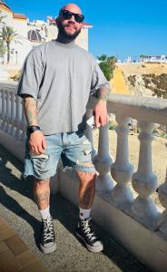 643316852: Chico busca chica en Alicante