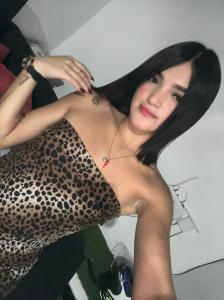 631953141: Chica busca chico en Barcelona