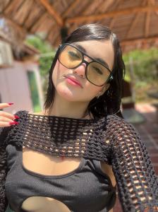 631953141: Chica busca chico en Barcelona