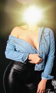 633167125: Chica busca chico en Sevilla