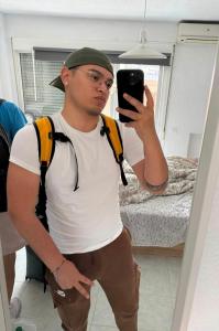 695091078: Chico busca chica en Madrid