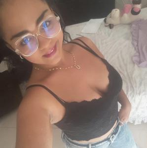 603981547: Chica busca chico en Barcelona