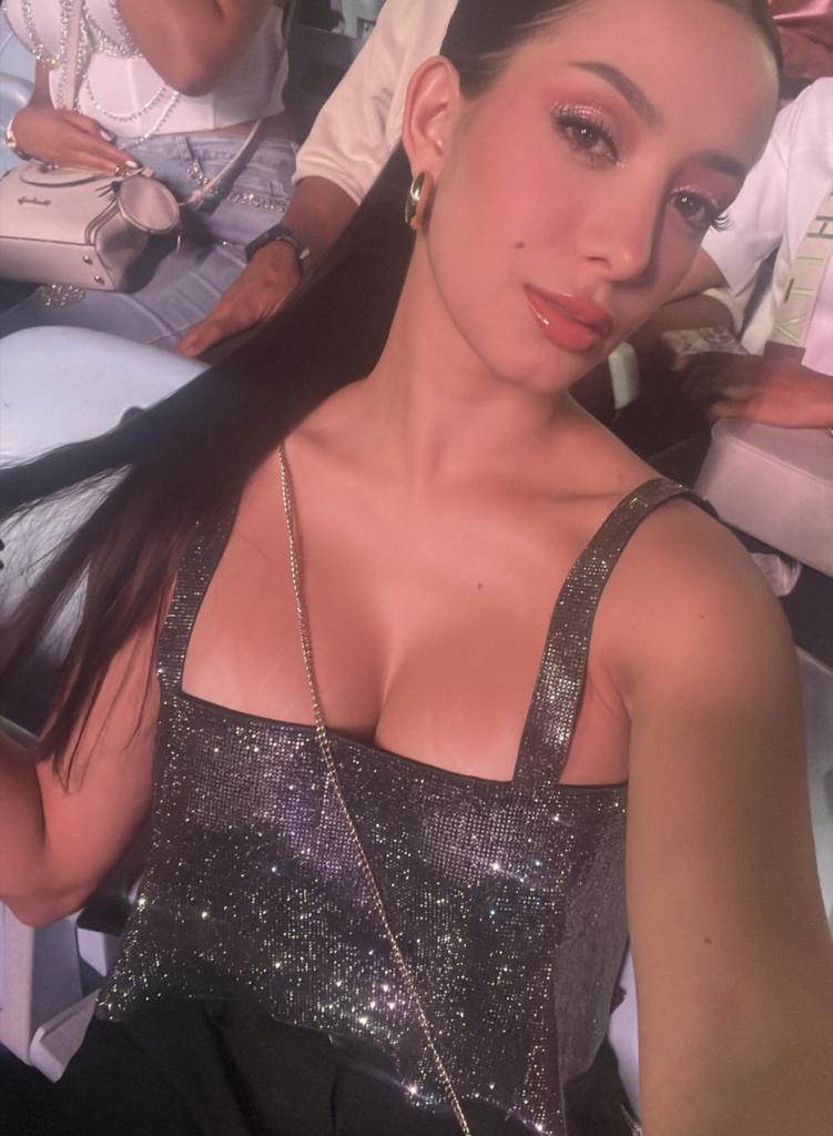 745029548: Chica busca chico en León
