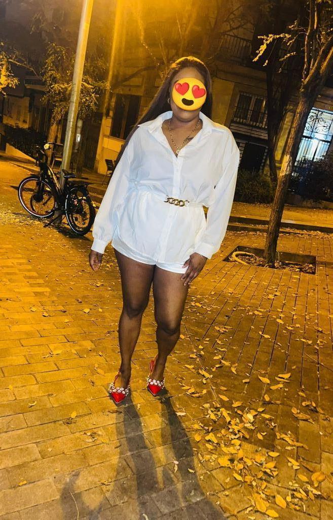 671157698: Chica busca chico en Gerona