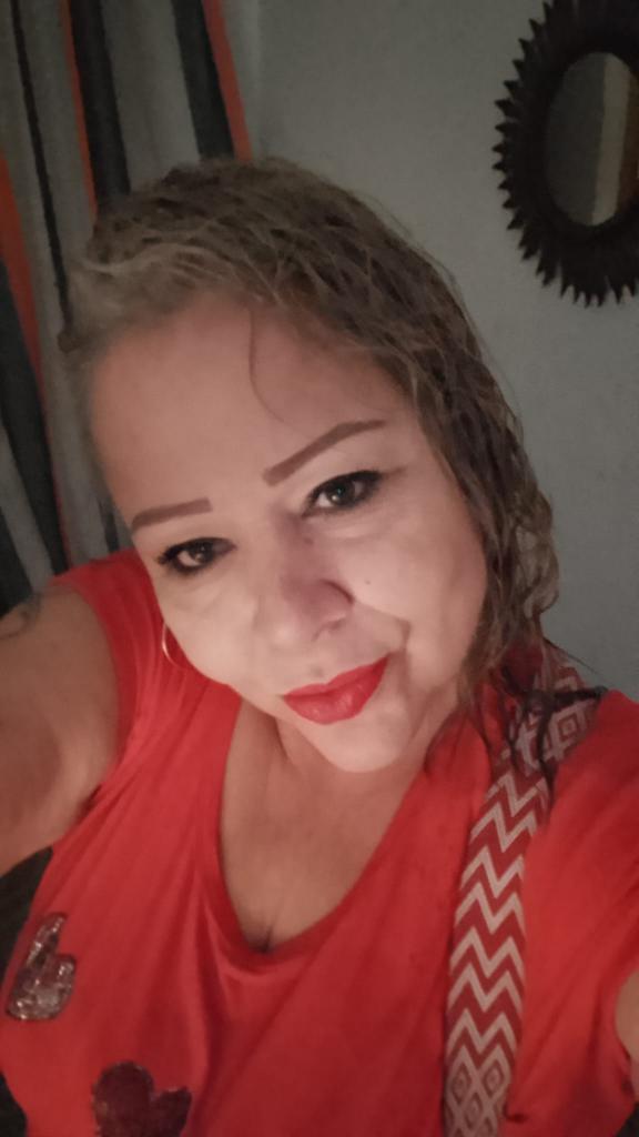 632980847: Chica busca chico en Sevilla