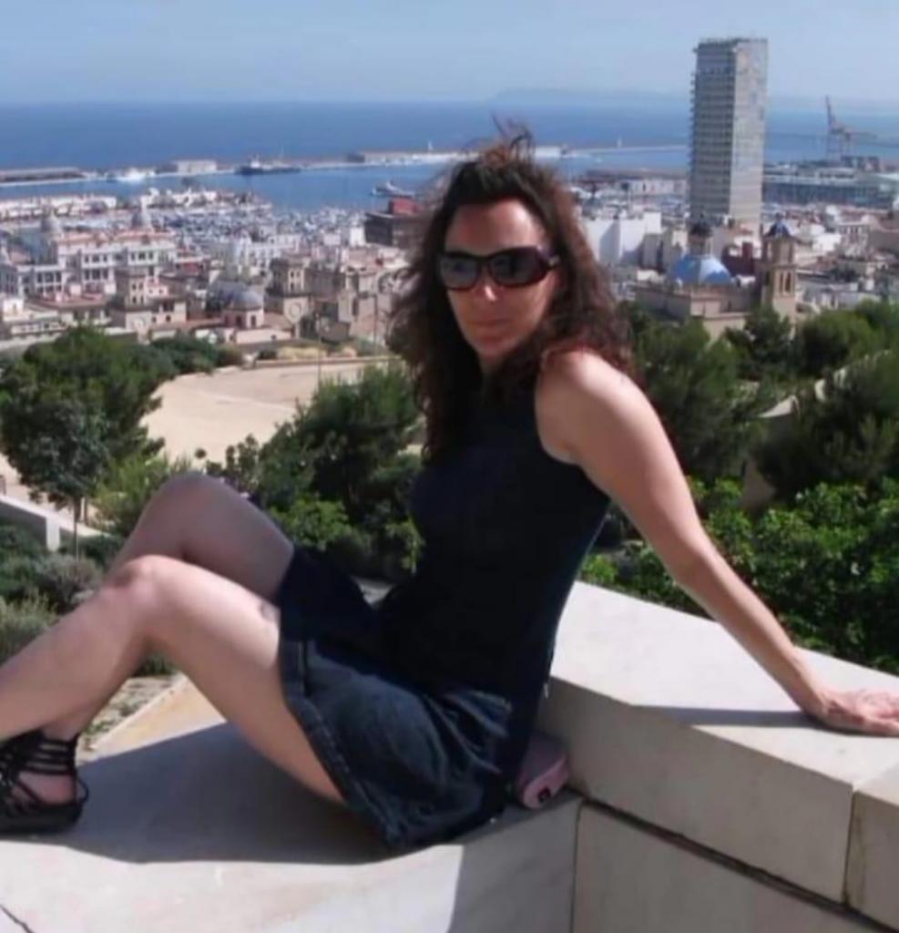 743089288: Chica busca chico en Navarra