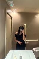 664581335: Chica busca chico en Barcelona