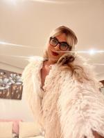 662475434: Transexual en Ibiza
