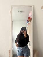 664581335: Chica busca chico en Barcelona