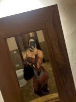 664581335: Chica busca chico en Barcelona