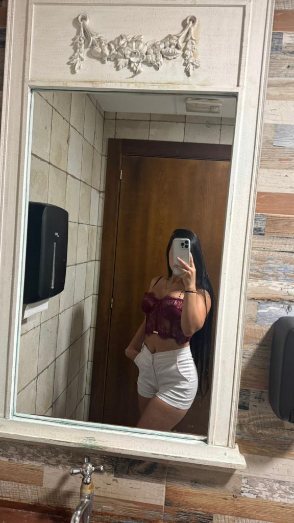 Chica busca chico en Ibiza: 