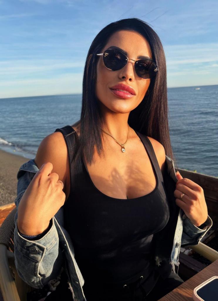 Chica busca chico en Alicante: Chica busca chico