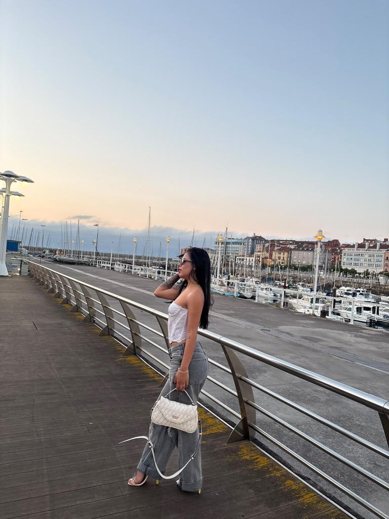 632062386: Chica busca chico en Murcia