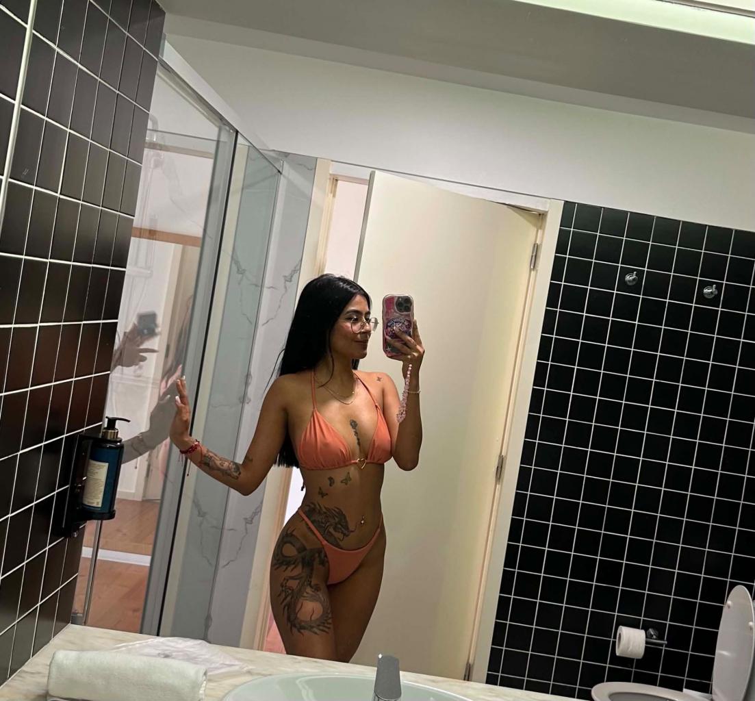 643844495: Chica busca chico en Barcelona