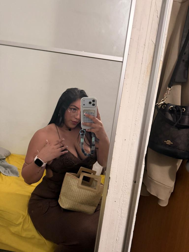 617532764: Chica busca chico en Ibiza