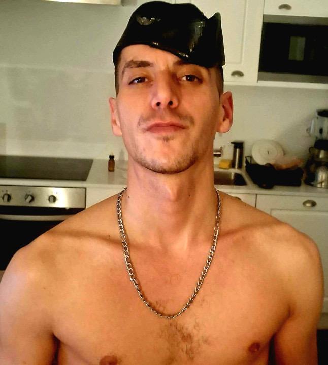 Chico busca chica en Madrid: 