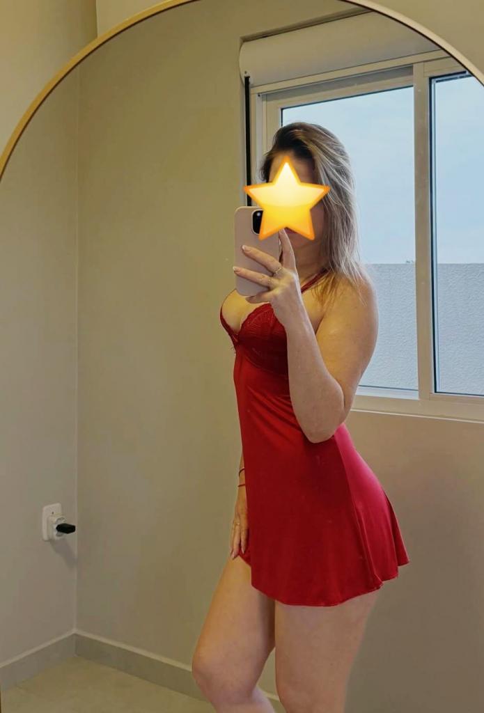654137743: Chica busca chico en Málaga