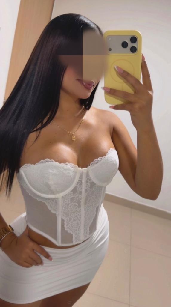 Chica busca chico en Ibiza: 