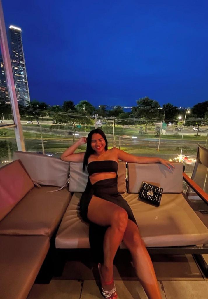 671470788: Chica busca chico en Tenerife