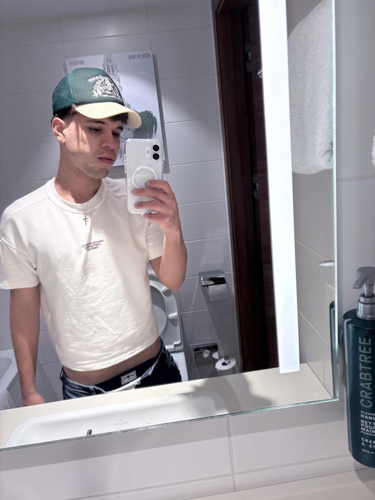 661169359: Chico busca chica en Sevilla