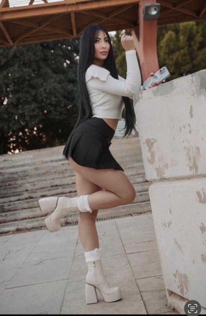 670372844: Chica busca chico en Málaga