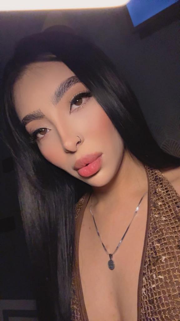 Chica busca chico en Málaga: Chica busca chico