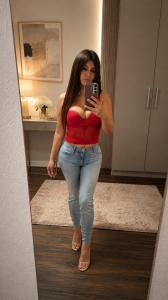 664248198: Chica busca chico en Sevilla