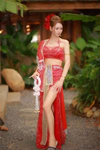 645393118: Chica busca chico en Barcelona