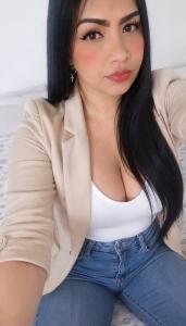 698976368: Chica busca chico en Barcelona