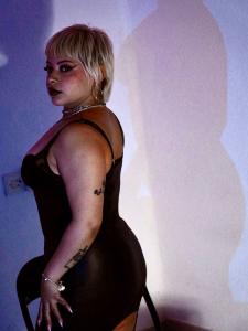 743037011: Chica busca chico en Granada