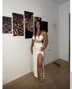 631498791: Chica busca chico en Granada
