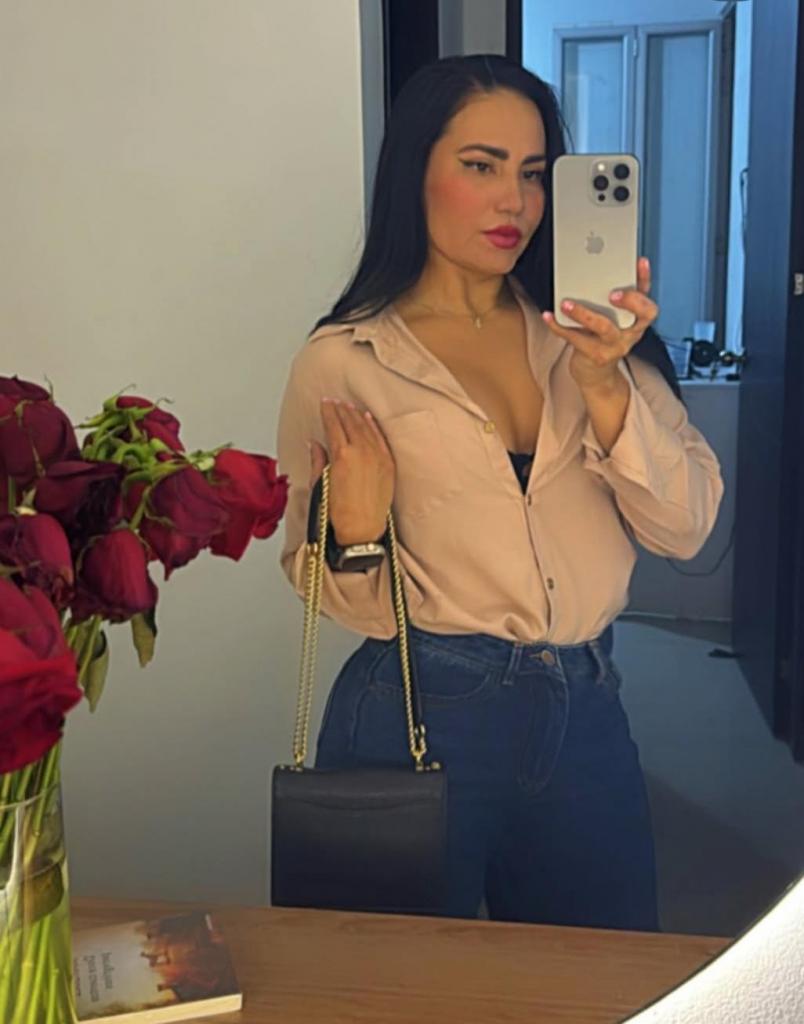 604180668: Chica busca chico en Ibiza