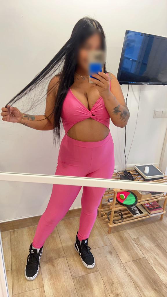 614670681: Chica busca chico en Sevilla