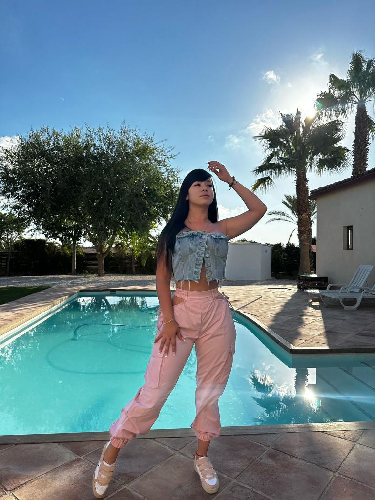 677680640: Chica busca chico en Murcia